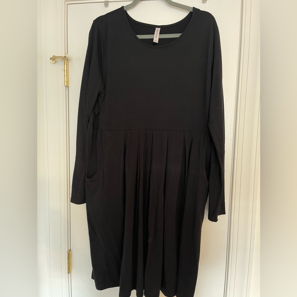 Black plus size dress